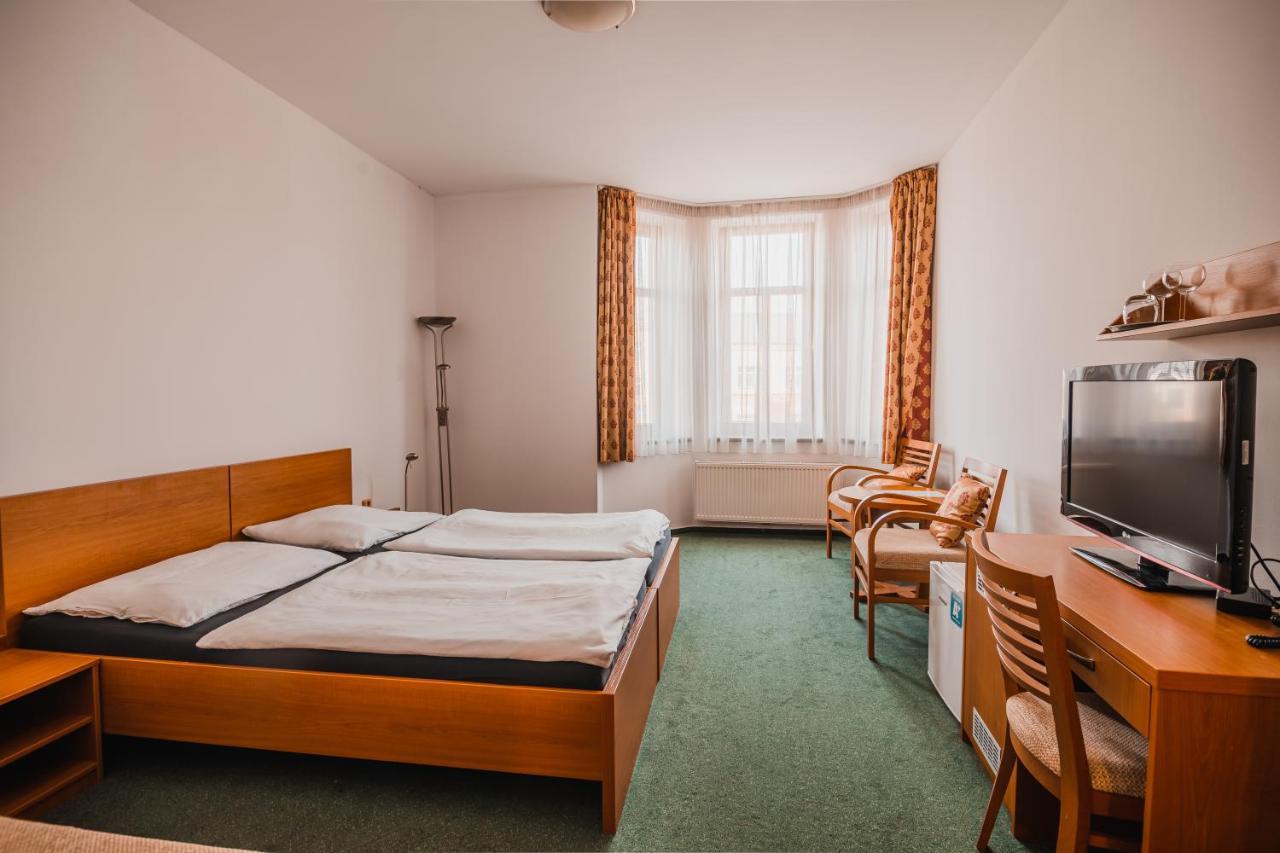 Hotel Krajka**** Vamberk Luaran gambar